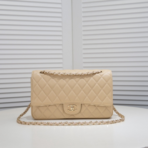 シャネルバッグ正面デザイン